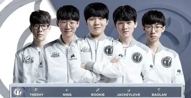 国王此前依 国王此前依