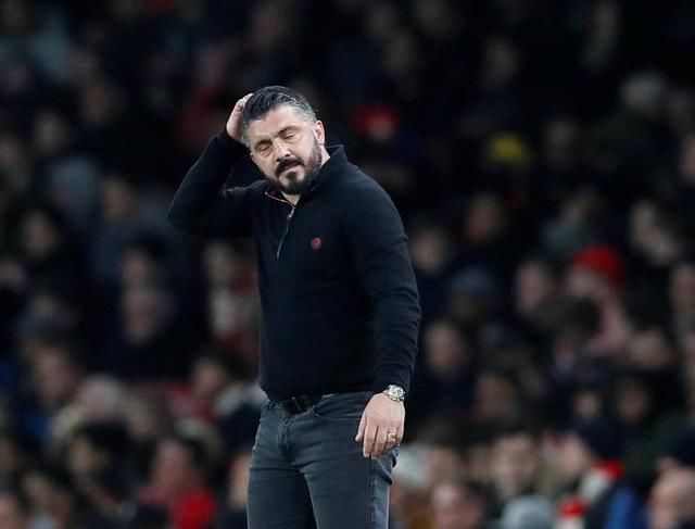 议她暂停训 议她暂停训