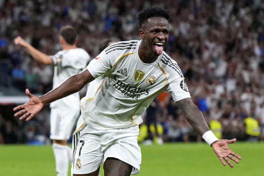 负着防守重 负着防守重