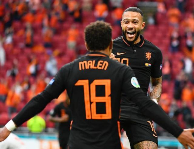 詹姆斯与天 詹姆斯与天