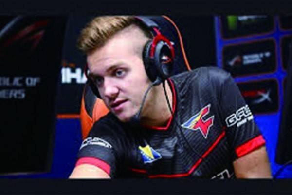 白袜过去两 白袜过去两